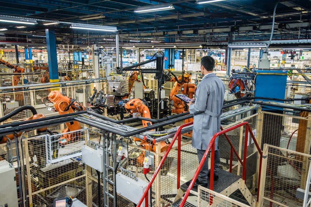 Factory line with autonomous robots